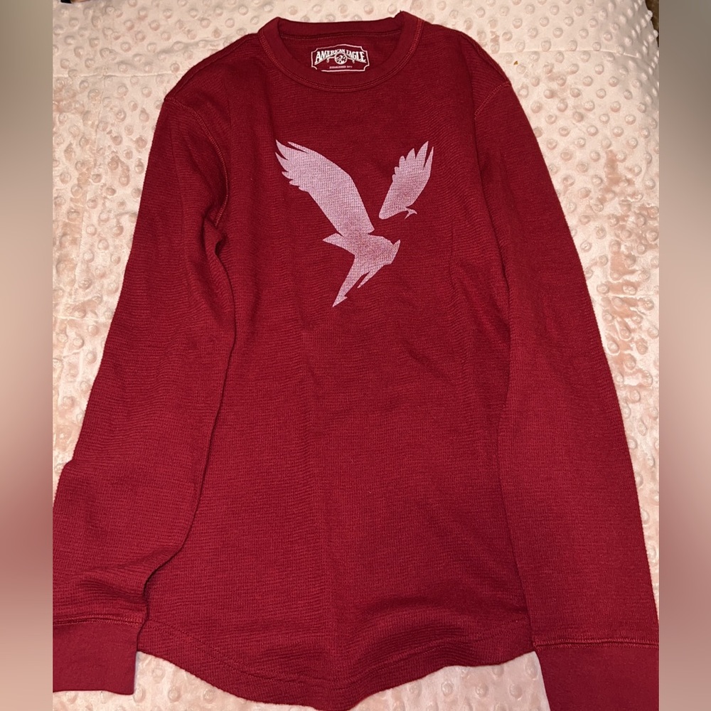 RED AMERICAN EAGLE SIZE XS LONG SLEEVE